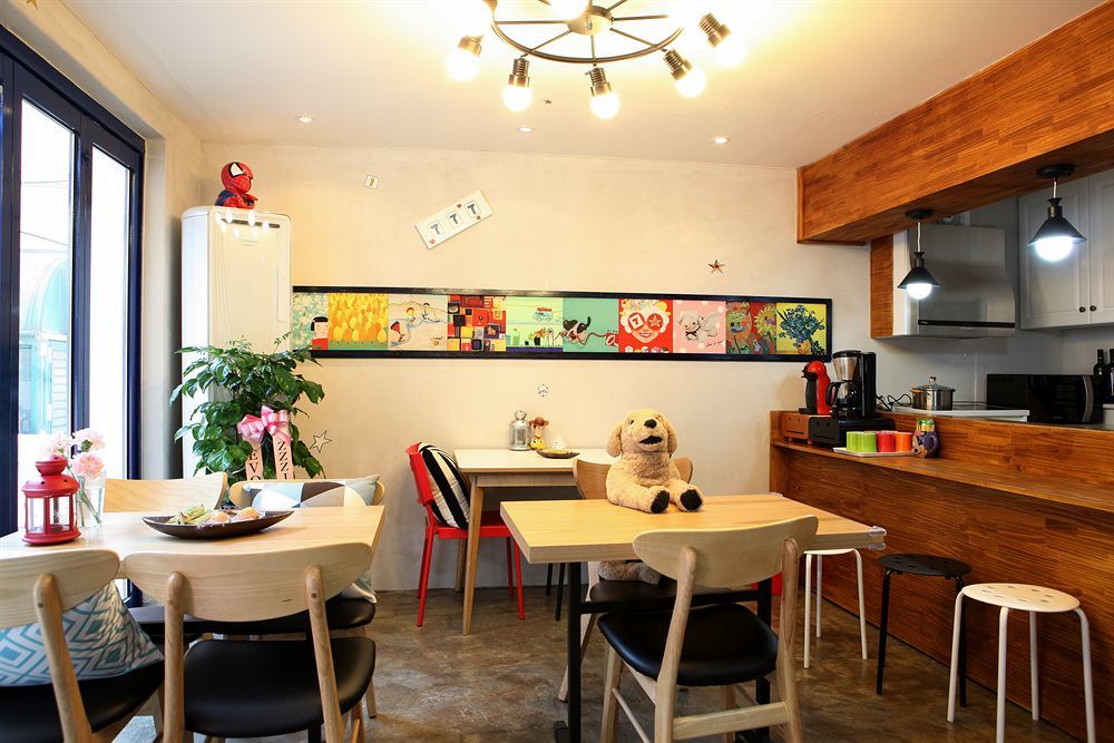 Zzzip Guesthouse In Hongdae Seoul Exterior photo